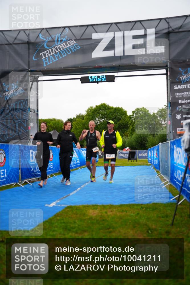 30.08.2026 - Elbe Triathlon Hamburg LAZAROV Photography http://msf.ph/oto/10041211 30.08.2026 16:18:31 Ziel  meine-sportfotos.de