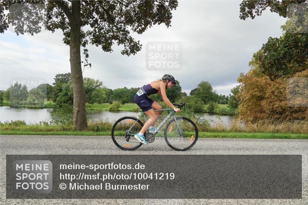 30.08.2026 - Elbe Triathlon Hamburg Michael Burmester http://msf.ph/oto/10041219 30.08.2026 11:02:58 Radfahren 1157, 1285, 1393, 1394, 1450 meine-sportfotos.de