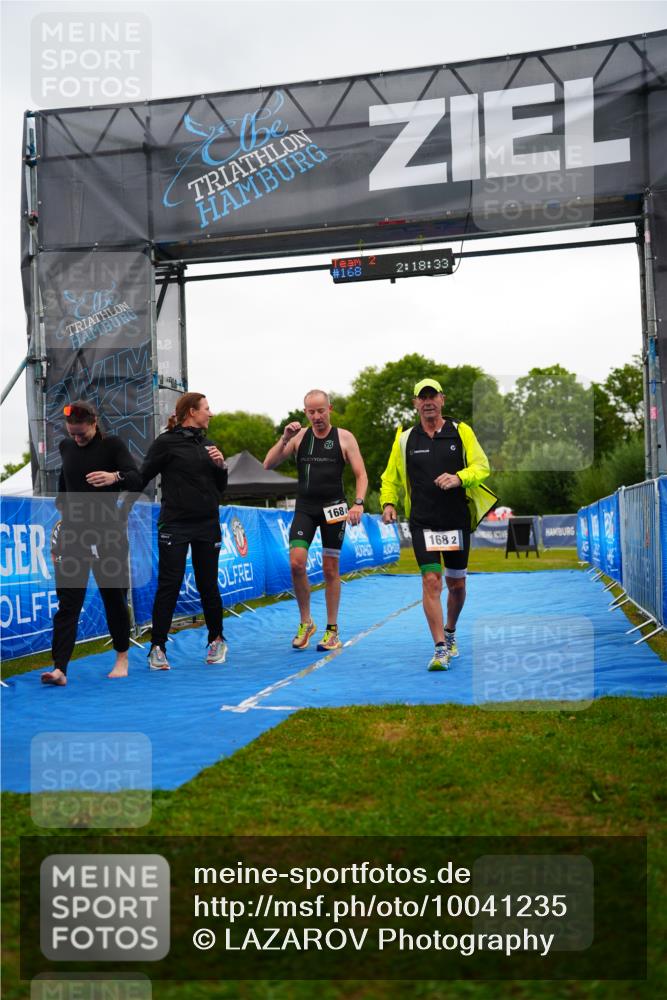 30.08.2026 - Elbe Triathlon Hamburg LAZAROV Photography http://msf.ph/oto/10041235 30.08.2026 16:18:32 Ziel  meine-sportfotos.de