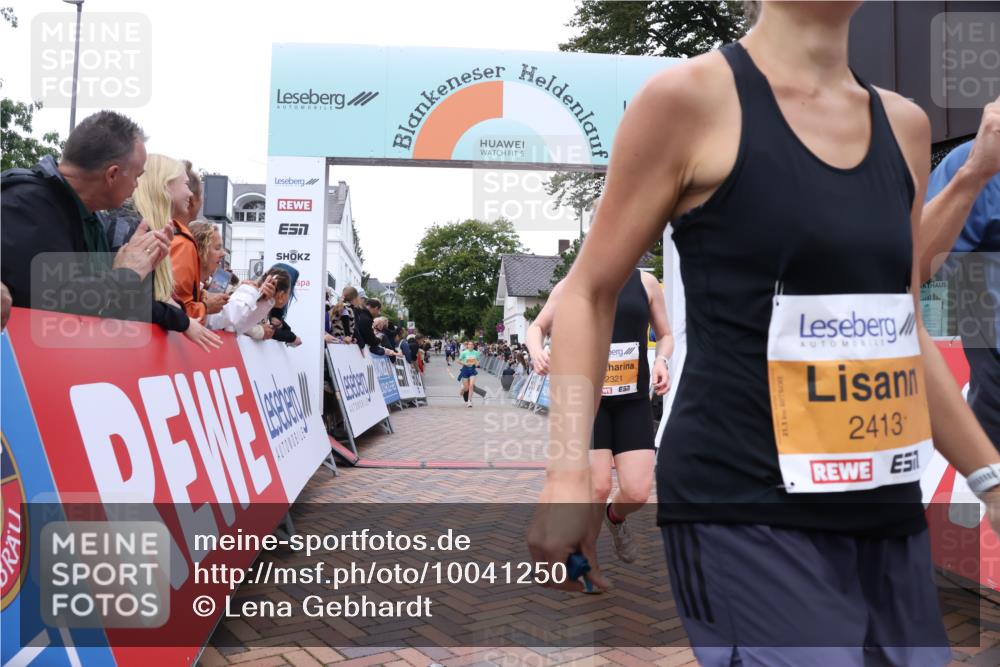 30.08.2026 - Blankeneser Heldenlauf Lena Gebhardt http://msf.ph/oto/10041250 30.08.2026 11:46:30 Ziel 2097, 2321, 2413, 2420, 2532 meine-sportfotos.de