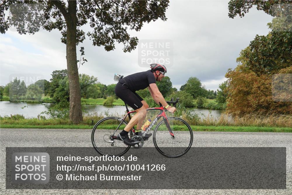 30.08.2026 - Elbe Triathlon Hamburg Michael Burmester http://msf.ph/oto/10041266 30.08.2026 11:03:39 Radfahren 1122, 1163, 1411 meine-sportfotos.de