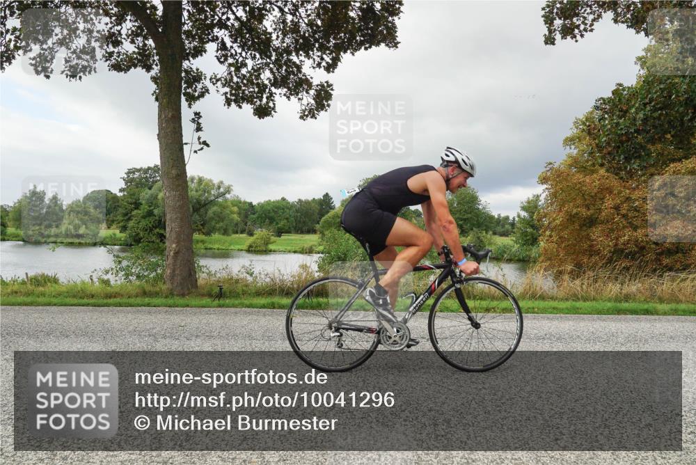 30.08.2026 - Elbe Triathlon Hamburg Michael Burmester http://msf.ph/oto/10041296 30.08.2026 11:04:08 Radfahren 1313, 1318, 1334 meine-sportfotos.de
