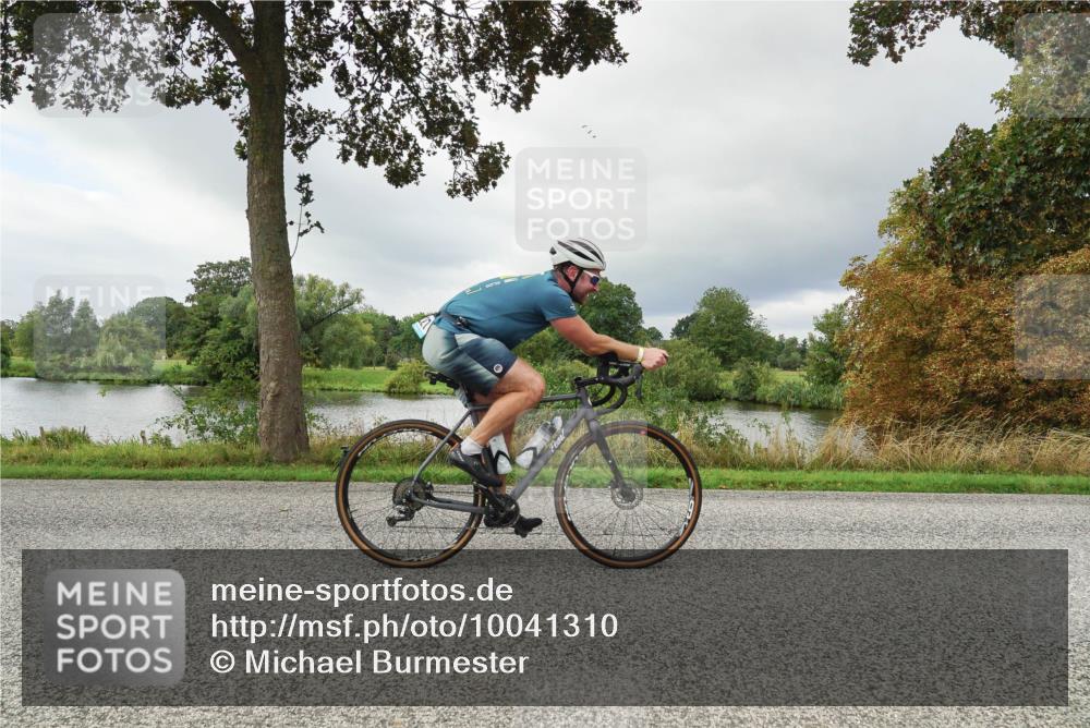 30.08.2026 - Elbe Triathlon Hamburg Michael Burmester http://msf.ph/oto/10041310 30.08.2026 11:04:17 Radfahren 1158, 1227, 1424 meine-sportfotos.de