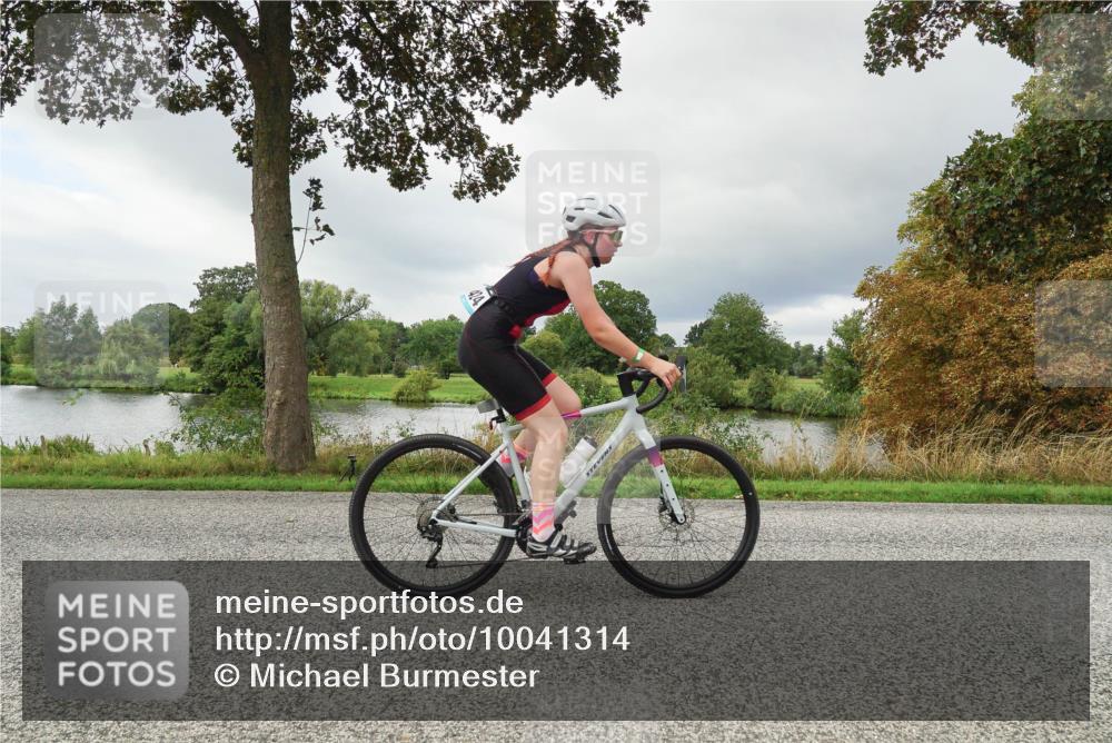 30.08.2026 - Elbe Triathlon Hamburg Michael Burmester http://msf.ph/oto/10041314 30.08.2026 11:04:23 Radfahren 904, 1158, 1424 meine-sportfotos.de