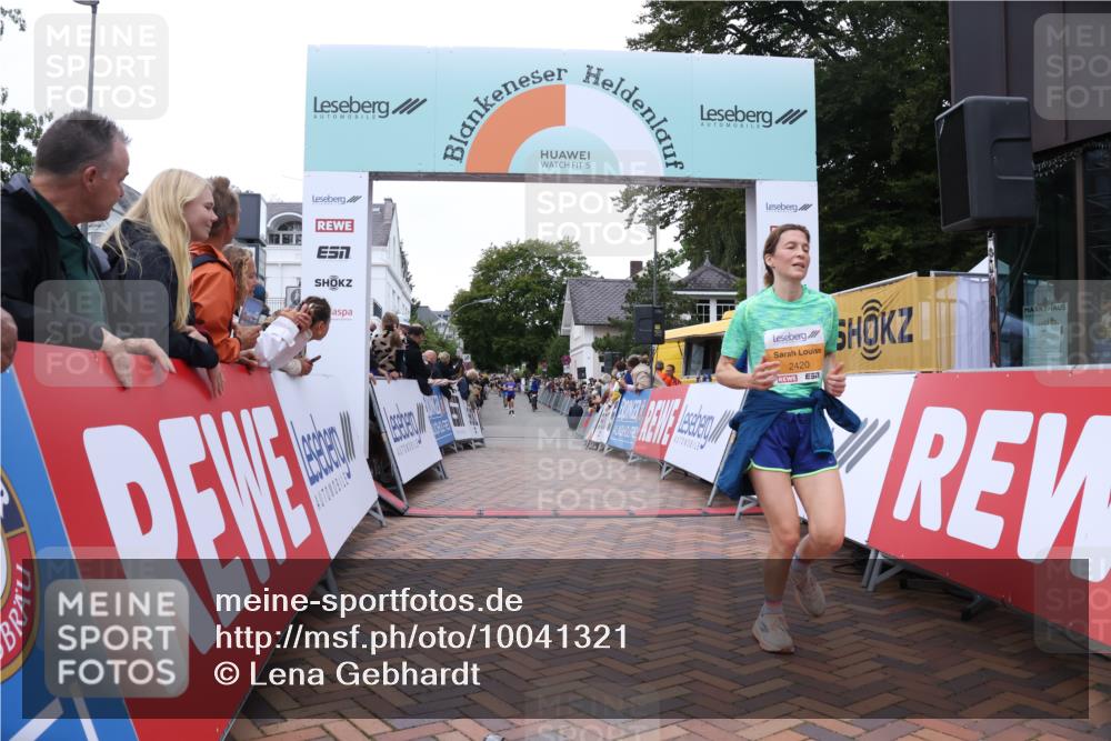 30.08.2026 - Blankeneser Heldenlauf Lena Gebhardt http://msf.ph/oto/10041321 30.08.2026 11:46:35 Ziel 2097, 2321, 2413, 2420 meine-sportfotos.de