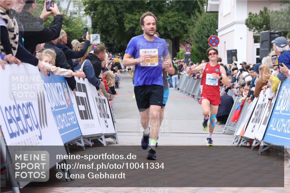 30.08.2026 - Blankeneser Heldenlauf Lena Gebhardt http://msf.ph/oto/10041334 30.08.2026 11:46:43 Ziel 2421, 2929, 4221 meine-sportfotos.de