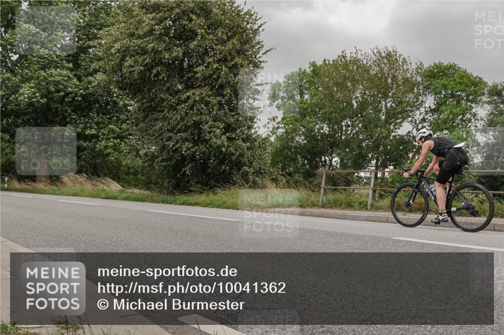 30.08.2026 - Elbe Triathlon Hamburg Michael Burmester http://msf.ph/oto/10041362 30.08.2026 14:20:07 Radfahren  meine-sportfotos.de