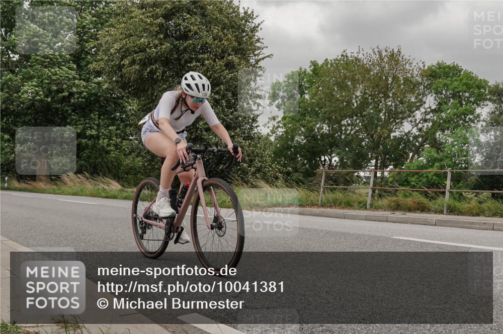 30.08.2026 - Elbe Triathlon Hamburg Michael Burmester http://msf.ph/oto/10041381 30.08.2026 14:20:29 Radfahren 138 meine-sportfotos.de