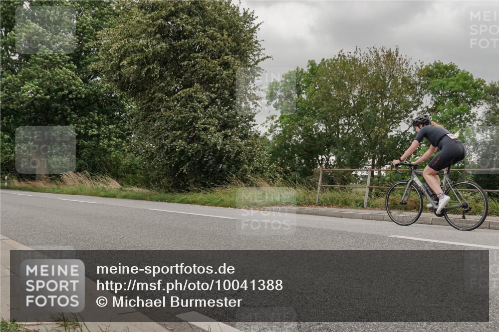 30.08.2026 - Elbe Triathlon Hamburg Michael Burmester http://msf.ph/oto/10041388 30.08.2026 14:20:32 Radfahren 138 meine-sportfotos.de