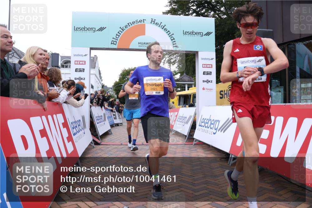 30.08.2026 - Blankeneser Heldenlauf Lena Gebhardt http://msf.ph/oto/10041461 30.08.2026 11:46:47 Ziel 2421, 2929, 4221 meine-sportfotos.de