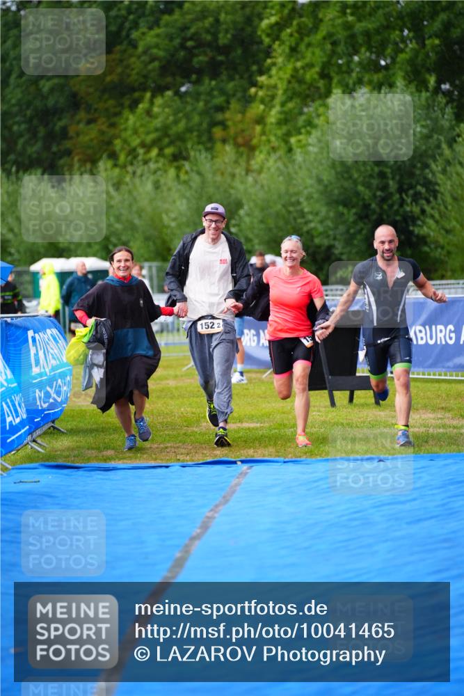 30.08.2026 - Elbe Triathlon Hamburg LAZAROV Photography http://msf.ph/oto/10041465 30.08.2026 16:21:34 Ziel  meine-sportfotos.de