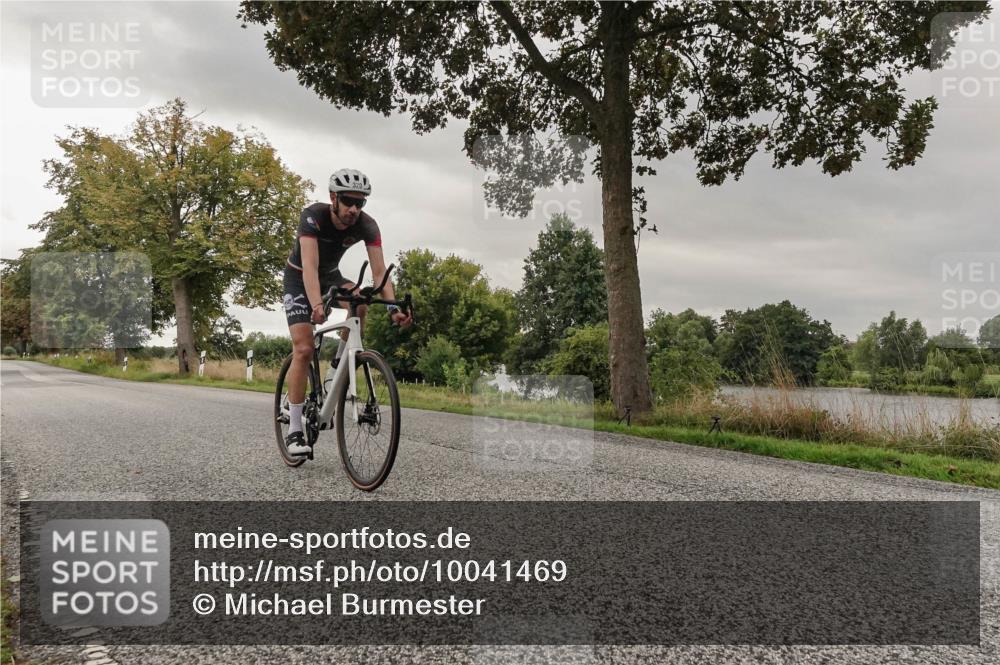 30.08.2026 - Elbe Triathlon Hamburg Michael Burmester http://msf.ph/oto/10041469 30.08.2026 09:06:32 Radfahren 320 meine-sportfotos.de