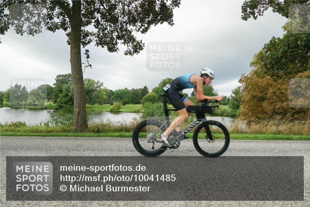 30.08.2026 - Elbe Triathlon Hamburg Michael Burmester http://msf.ph/oto/10041485 30.08.2026 11:06:12 Radfahren 896, 1305, 1442 meine-sportfotos.de
