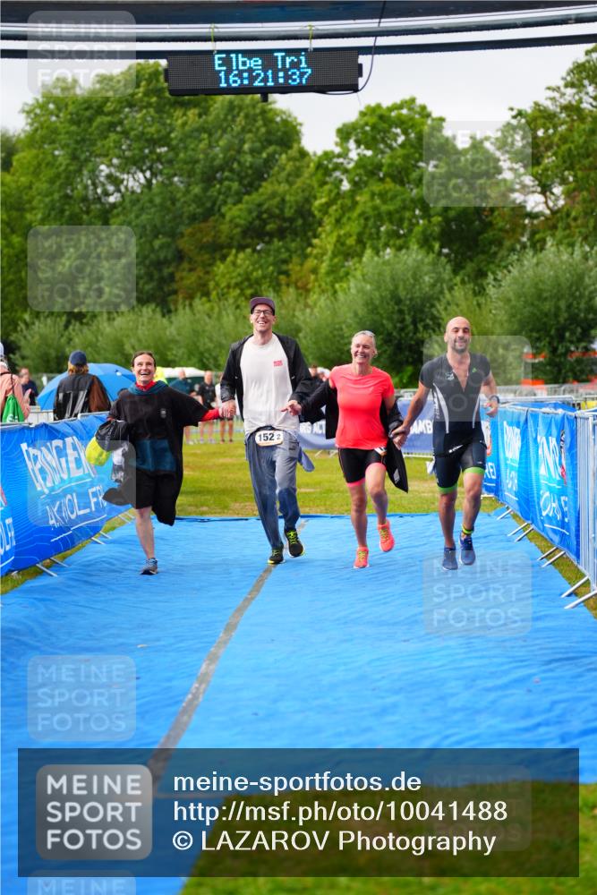 30.08.2026 - Elbe Triathlon Hamburg LAZAROV Photography http://msf.ph/oto/10041488 30.08.2026 16:21:36 Ziel  meine-sportfotos.de