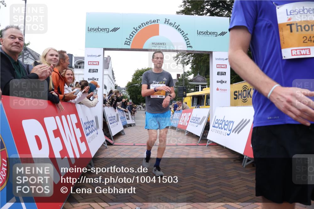 30.08.2026 - Blankeneser Heldenlauf Lena Gebhardt http://msf.ph/oto/10041503 30.08.2026 11:46:48 Ziel 2005, 2421, 2435, 2798, 2929, 4221 meine-sportfotos.de