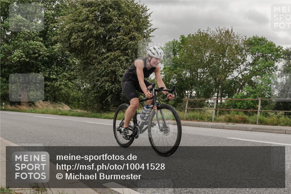 30.08.2026 - Elbe Triathlon Hamburg Michael Burmester http://msf.ph/oto/10041528 30.08.2026 14:21:33 Radfahren 151 meine-sportfotos.de