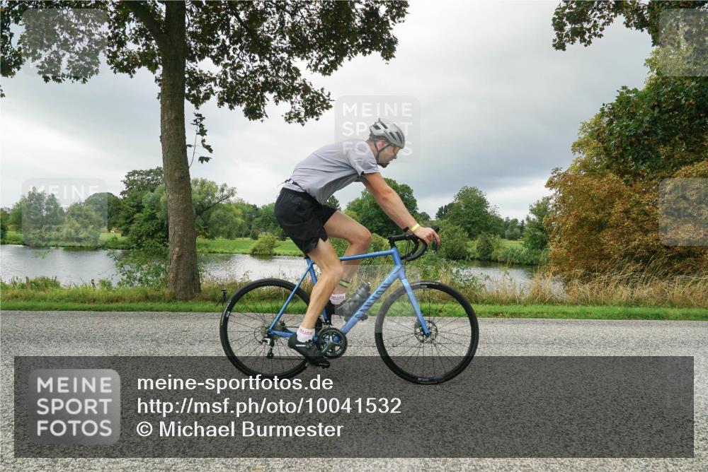 30.08.2026 - Elbe Triathlon Hamburg Michael Burmester http://msf.ph/oto/10041532 30.08.2026 11:06:49 Radfahren 1146, 1209, 1264, 1460 meine-sportfotos.de