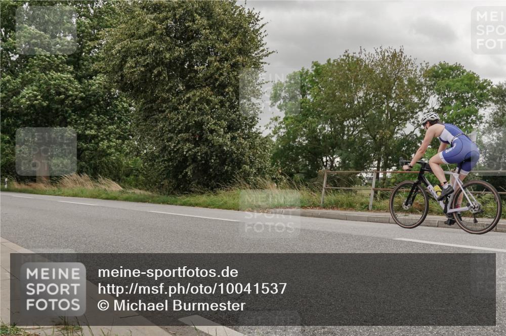 30.08.2026 - Elbe Triathlon Hamburg Michael Burmester http://msf.ph/oto/10041537 30.08.2026 14:21:37 Radfahren 151 meine-sportfotos.de