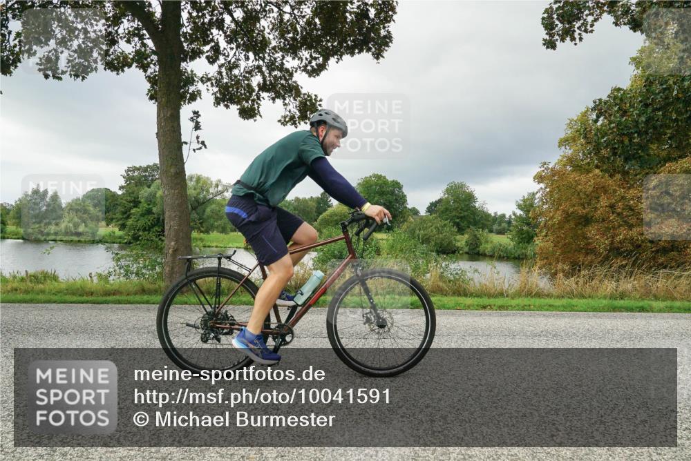 30.08.2026 - Elbe Triathlon Hamburg Michael Burmester http://msf.ph/oto/10041591 30.08.2026 11:07:35 Radfahren 925, 985, 1142, 1273, 1372, 1397, 1435 meine-sportfotos.de