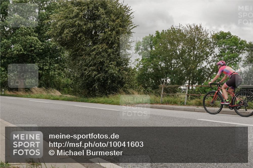 30.08.2026 - Elbe Triathlon Hamburg Michael Burmester http://msf.ph/oto/10041603 30.08.2026 14:22:19 Radfahren 133 meine-sportfotos.de