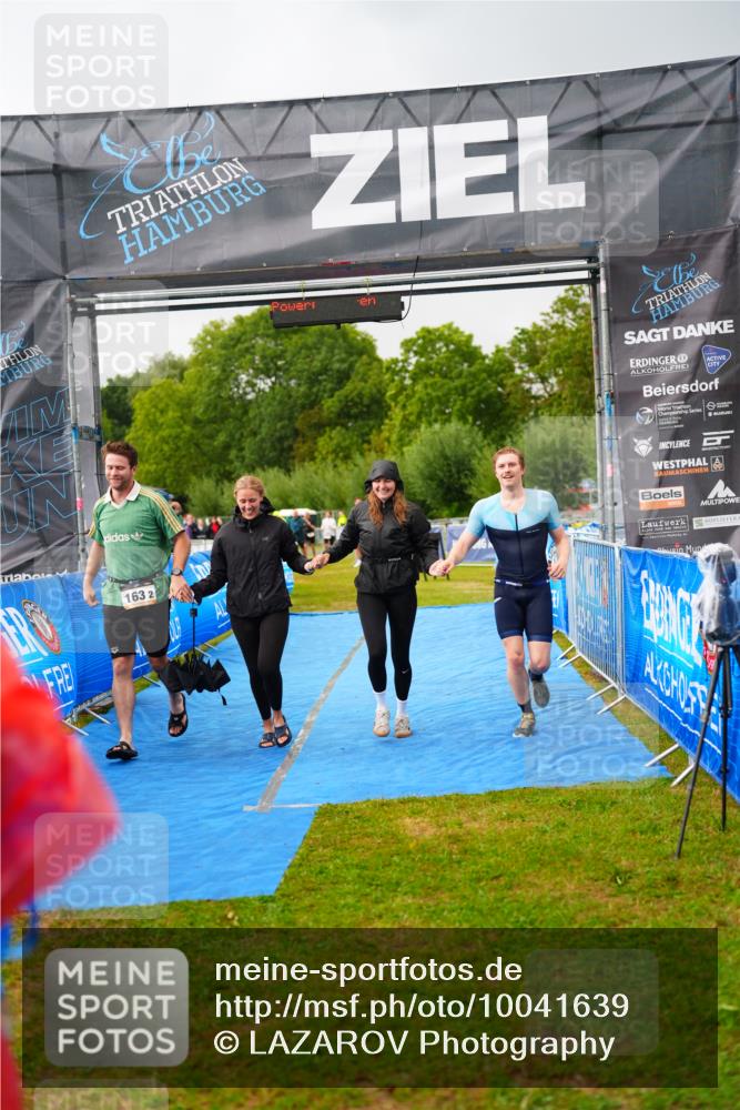 30.08.2026 - Elbe Triathlon Hamburg LAZAROV Photography http://msf.ph/oto/10041639 30.08.2026 16:23:15 Ziel  meine-sportfotos.de