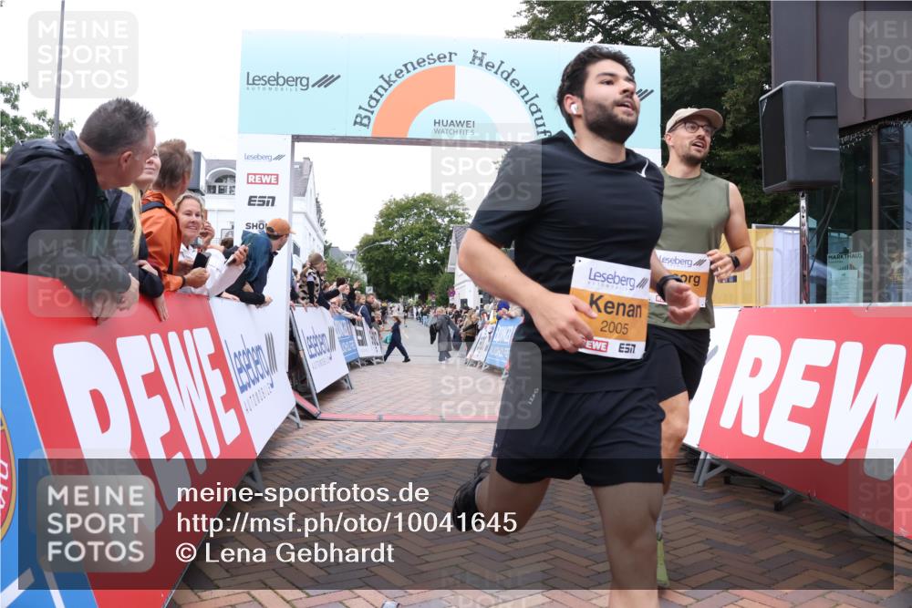 30.08.2026 - Blankeneser Heldenlauf Lena Gebhardt http://msf.ph/oto/10041645 30.08.2026 11:46:54 Ziel 2005, 2435, 2798, 2929 meine-sportfotos.de