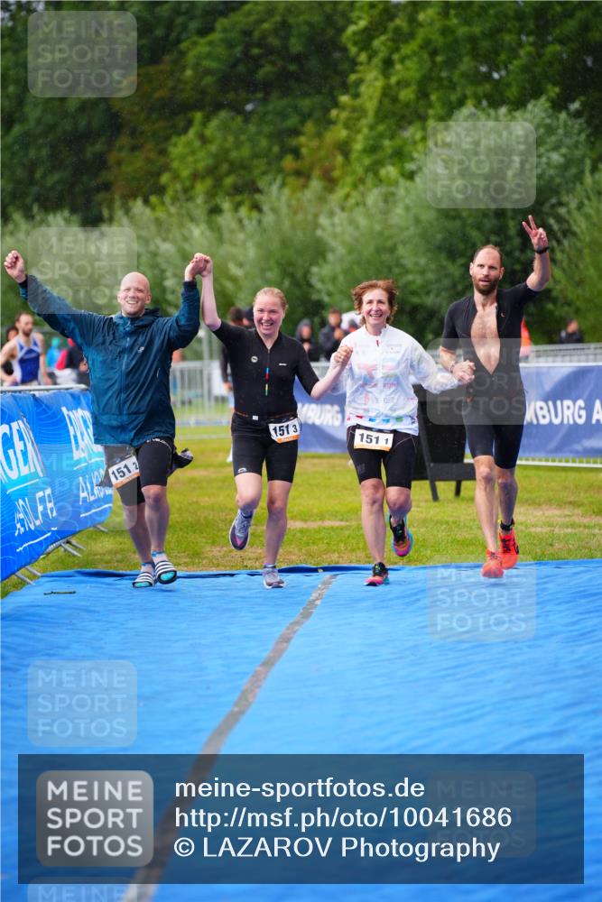 30.08.2026 - Elbe Triathlon Hamburg LAZAROV Photography http://msf.ph/oto/10041686 30.08.2026 16:23:50 Ziel  meine-sportfotos.de