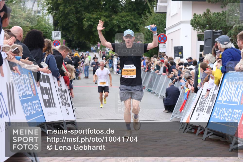 30.08.2026 - Blankeneser Heldenlauf Lena Gebhardt http://msf.ph/oto/10041704 30.08.2026 11:47:06 Ziel 2265 meine-sportfotos.de