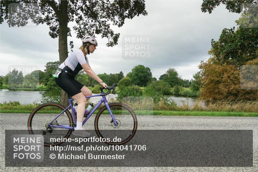 30.08.2026 - Elbe Triathlon Hamburg Michael Burmester http://msf.ph/oto/10041706 30.08.2026 11:08:42 Radfahren 906, 1258, 1516, 1516 meine-sportfotos.de
