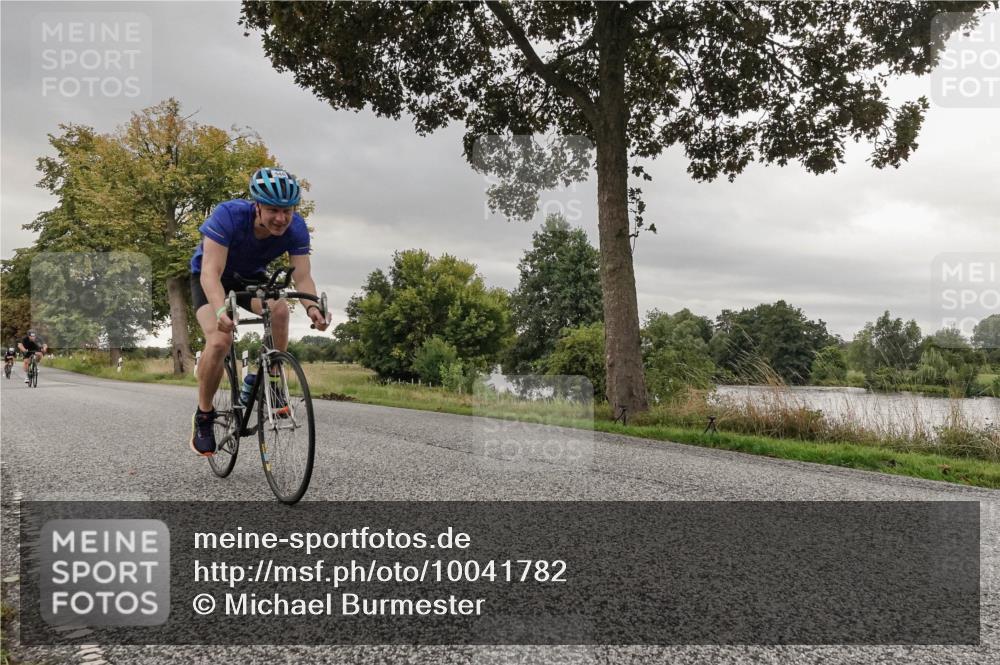 30.08.2026 - Elbe Triathlon Hamburg Michael Burmester http://msf.ph/oto/10041782 30.08.2026 09:10:07 Radfahren 182, 399, 446, 1895 meine-sportfotos.de