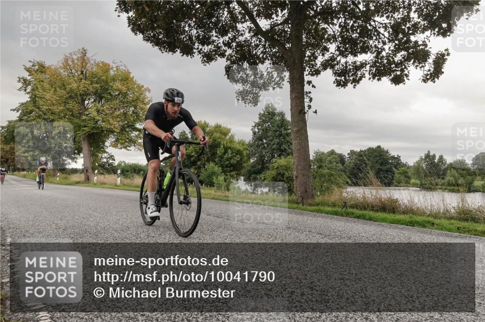 30.08.2026 - Elbe Triathlon Hamburg Michael Burmester http://msf.ph/oto/10041790 30.08.2026 09:10:09 Radfahren 182, 399, 428, 446, 1895 meine-sportfotos.de