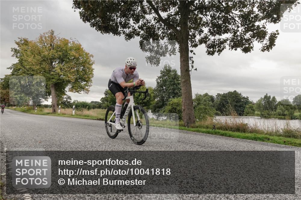 30.08.2026 - Elbe Triathlon Hamburg Michael Burmester http://msf.ph/oto/10041818 30.08.2026 09:10:15 Radfahren 301, 313, 428, 1895 meine-sportfotos.de