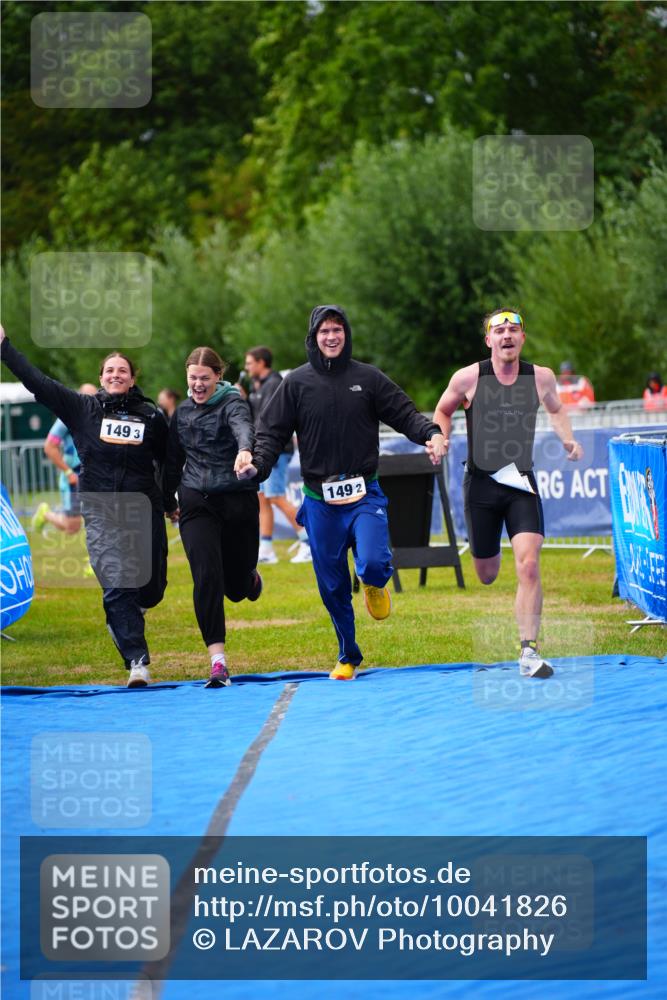 30.08.2026 - Elbe Triathlon Hamburg LAZAROV Photography http://msf.ph/oto/10041826 30.08.2026 16:24:56 Ziel  meine-sportfotos.de
