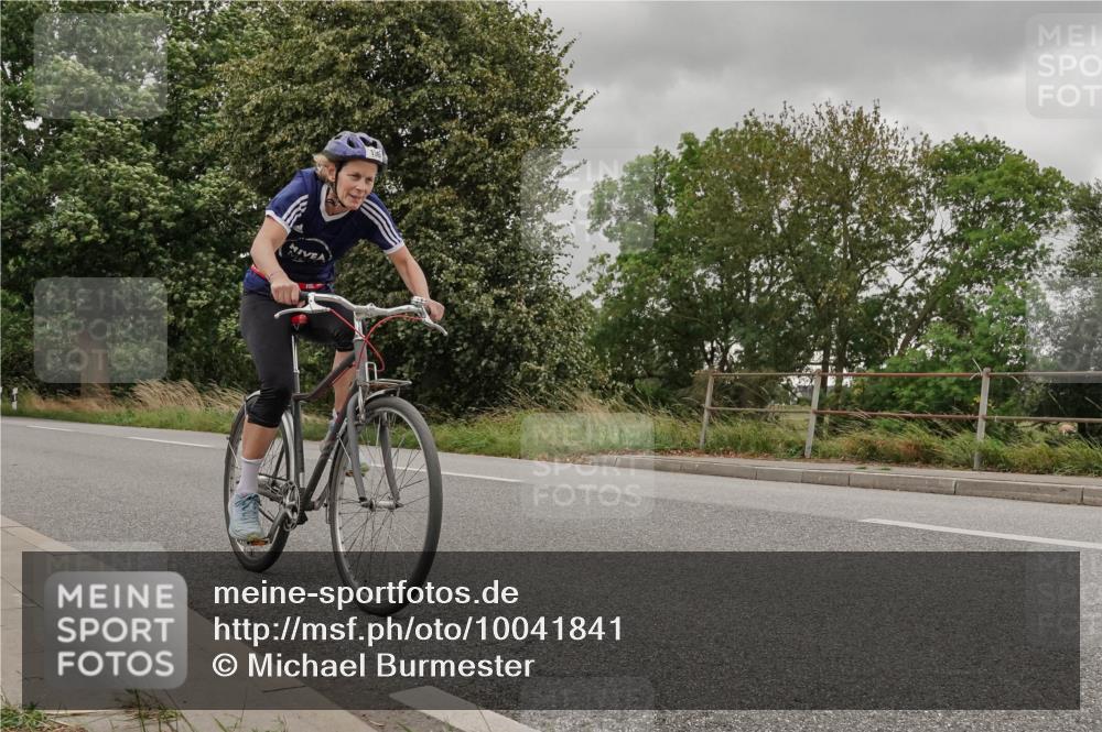 30.08.2026 - Elbe Triathlon Hamburg Michael Burmester http://msf.ph/oto/10041841 30.08.2026 14:25:40 Radfahren 136 meine-sportfotos.de