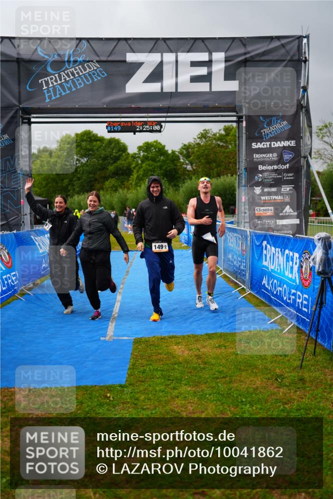 30.08.2026 - Elbe Triathlon Hamburg LAZAROV Photography http://msf.ph/oto/10041862 30.08.2026 16:24:58 Ziel  meine-sportfotos.de