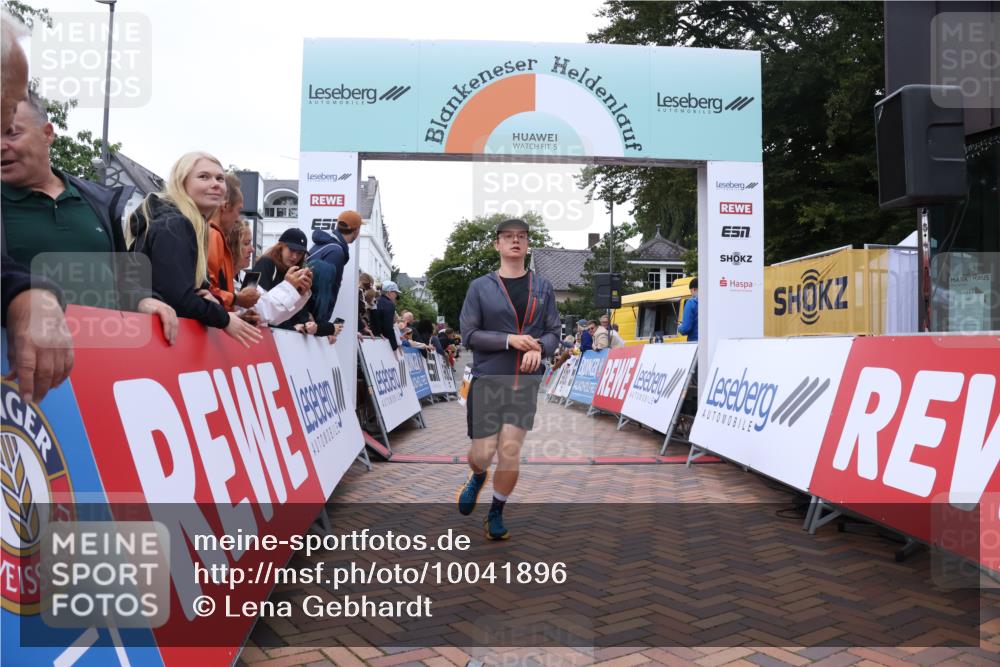30.08.2026 - Blankeneser Heldenlauf Lena Gebhardt http://msf.ph/oto/10041896 30.08.2026 11:47:21 Ziel 2266, 2415, 2924 meine-sportfotos.de