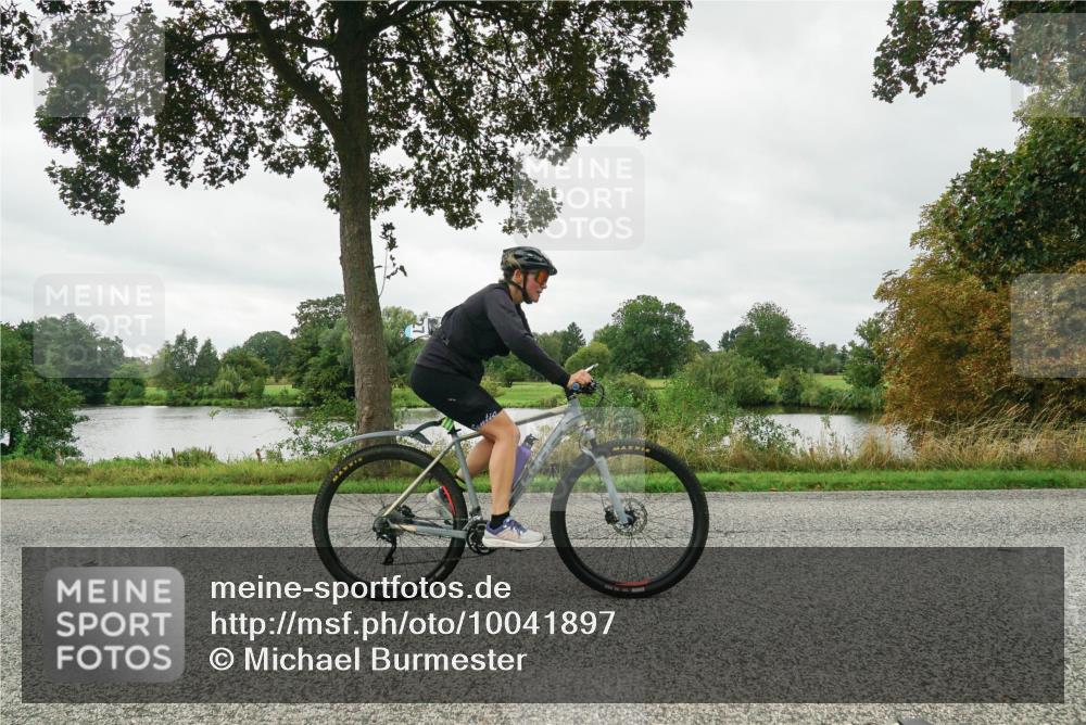 30.08.2026 - Elbe Triathlon Hamburg Michael Burmester http://msf.ph/oto/10041897 30.08.2026 11:56:51 Radfahren 1627 meine-sportfotos.de