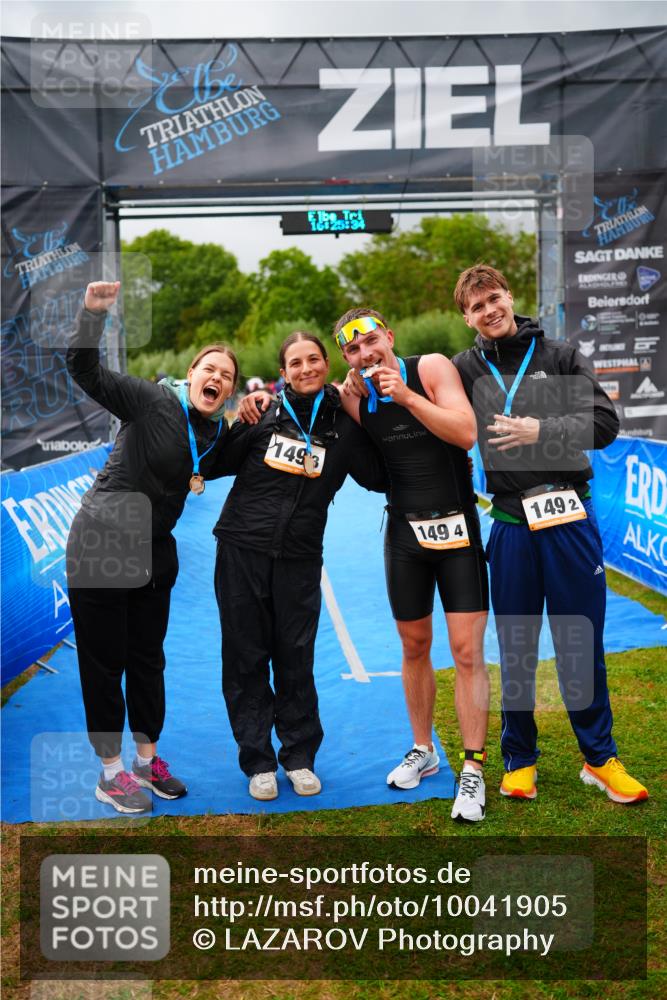 30.08.2026 - Elbe Triathlon Hamburg LAZAROV Photography http://msf.ph/oto/10041905 30.08.2026 16:25:33 Ziel  meine-sportfotos.de