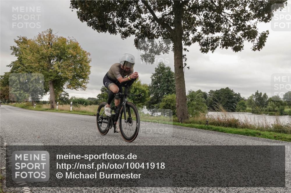 30.08.2026 - Elbe Triathlon Hamburg Michael Burmester http://msf.ph/oto/10041918 30.08.2026 09:10:56 Radfahren 221, 240 meine-sportfotos.de