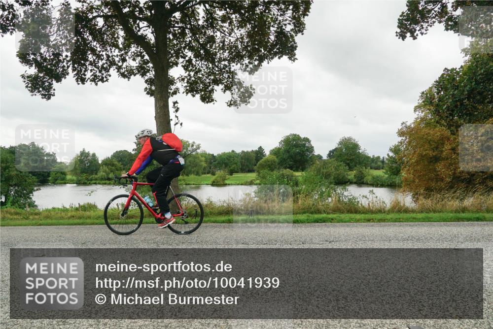 30.08.2026 - Elbe Triathlon Hamburg Michael Burmester http://msf.ph/oto/10041939 30.08.2026 12:03:32 Radfahren  meine-sportfotos.de