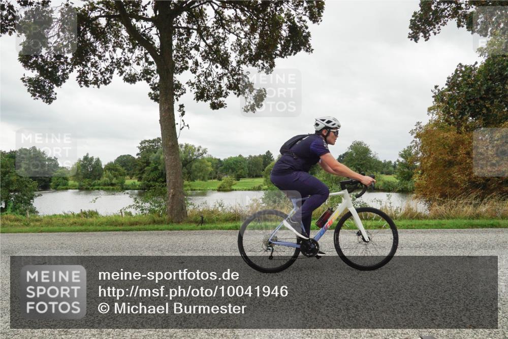 30.08.2026 - Elbe Triathlon Hamburg Michael Burmester http://msf.ph/oto/10041946 30.08.2026 12:05:17 Radfahren  meine-sportfotos.de
