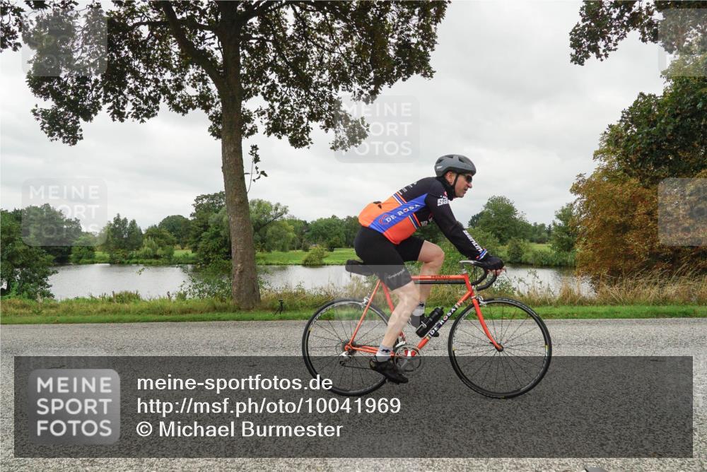 30.08.2026 - Elbe Triathlon Hamburg Michael Burmester http://msf.ph/oto/10041969 30.08.2026 12:09:43 Radfahren  meine-sportfotos.de