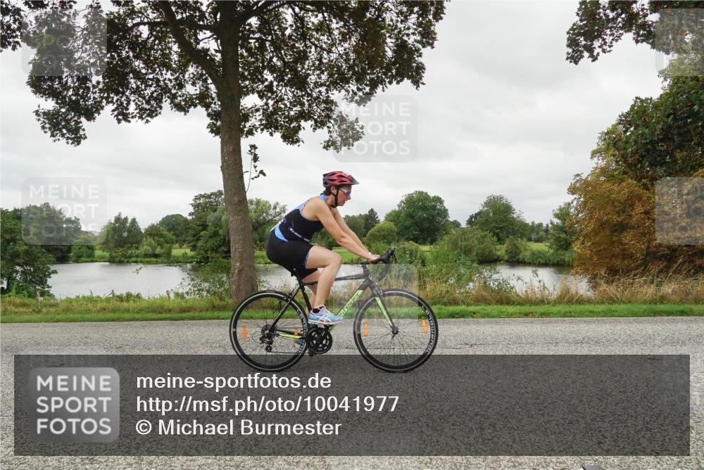 30.08.2026 - Elbe Triathlon Hamburg Michael Burmester http://msf.ph/oto/10041977 30.08.2026 12:09:56 Radfahren 1698 meine-sportfotos.de