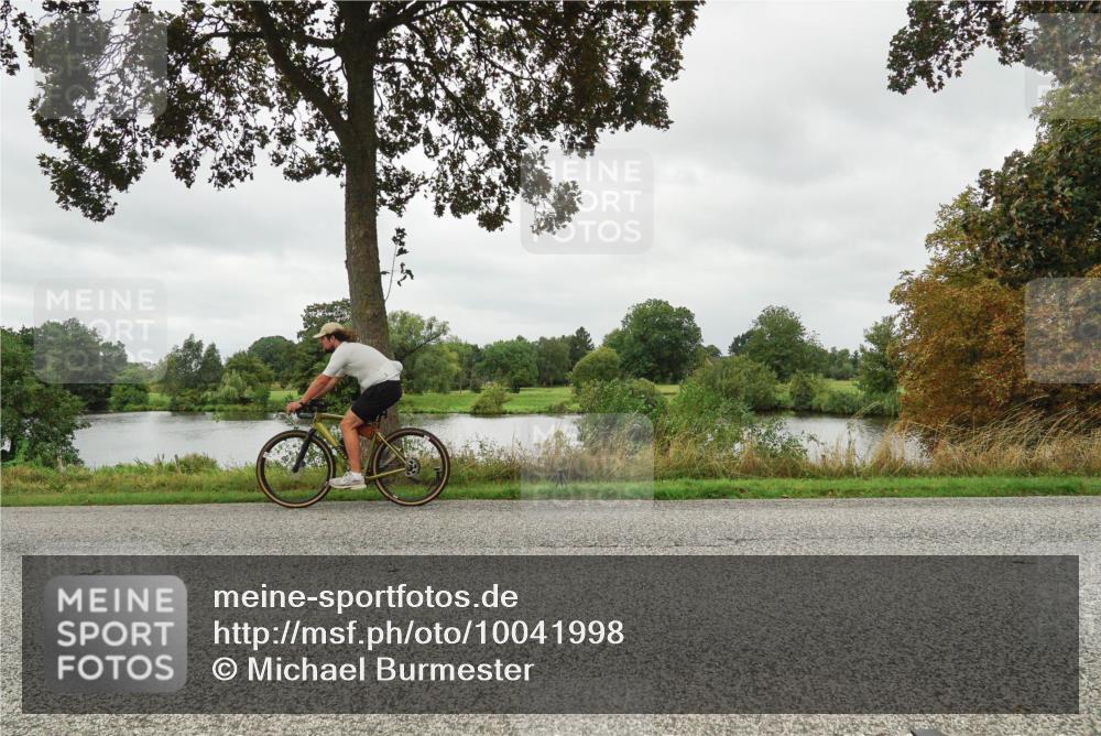 30.08.2026 - Elbe Triathlon Hamburg Michael Burmester http://msf.ph/oto/10041998 30.08.2026 12:16:08 Radfahren  meine-sportfotos.de