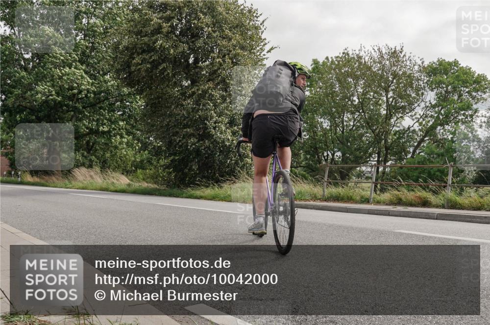 30.08.2026 - Elbe Triathlon Hamburg Michael Burmester http://msf.ph/oto/10042000 30.08.2026 14:35:31 Radfahren  meine-sportfotos.de