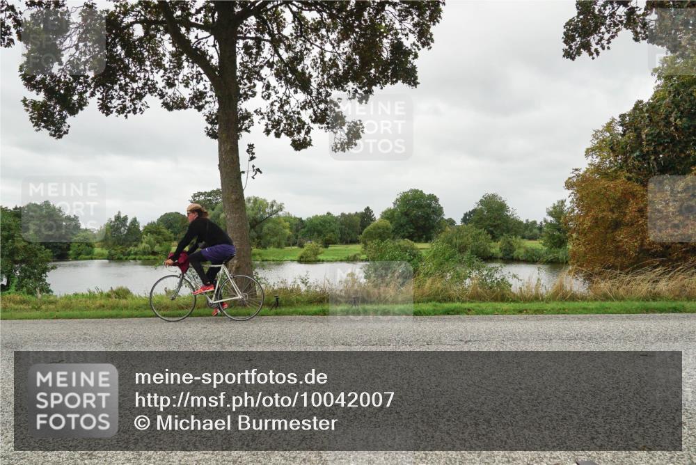 30.08.2026 - Elbe Triathlon Hamburg Michael Burmester http://msf.ph/oto/10042007 30.08.2026 12:16:10 Radfahren  meine-sportfotos.de
