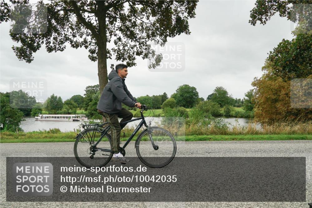 30.08.2026 - Elbe Triathlon Hamburg Michael Burmester http://msf.ph/oto/10042035 30.08.2026 12:18:29 Radfahren  meine-sportfotos.de