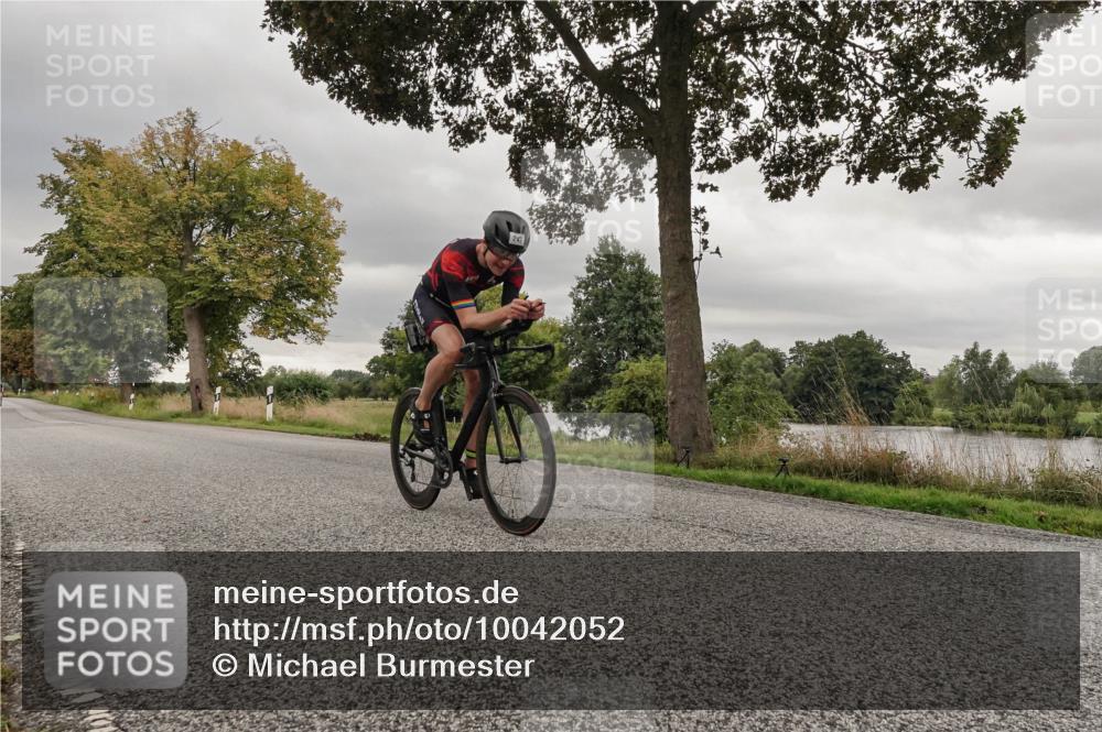 30.08.2026 - Elbe Triathlon Hamburg Michael Burmester http://msf.ph/oto/10042052 30.08.2026 09:11:49 Radfahren 242, 382 meine-sportfotos.de