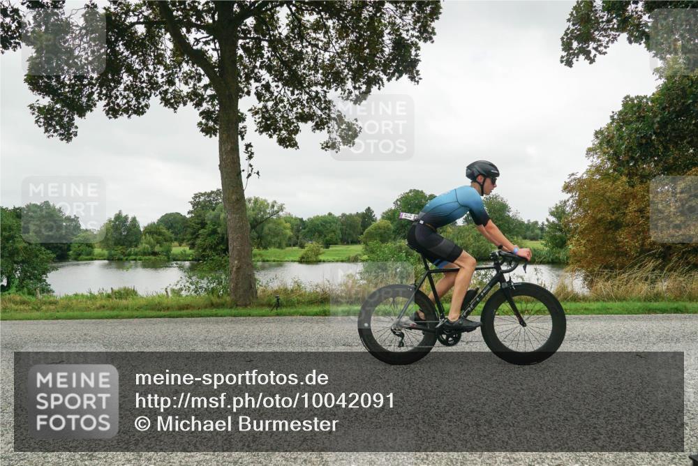 30.08.2026 - Elbe Triathlon Hamburg Michael Burmester http://msf.ph/oto/10042091 30.08.2026 12:23:51 Radfahren 1724 meine-sportfotos.de