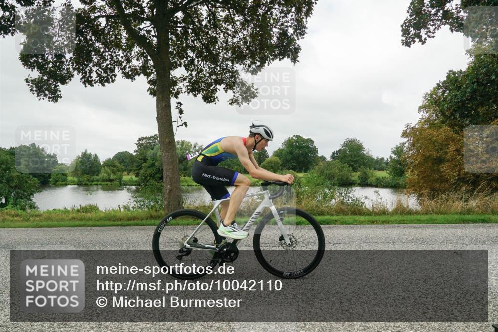 30.08.2026 - Elbe Triathlon Hamburg Michael Burmester http://msf.ph/oto/10042110 30.08.2026 12:24:21 Radfahren 1725 meine-sportfotos.de
